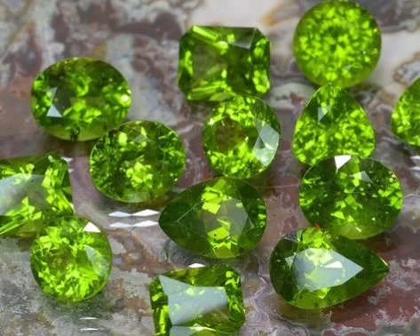 peridot-1 faceted arizona peridot gemstones in different cuts